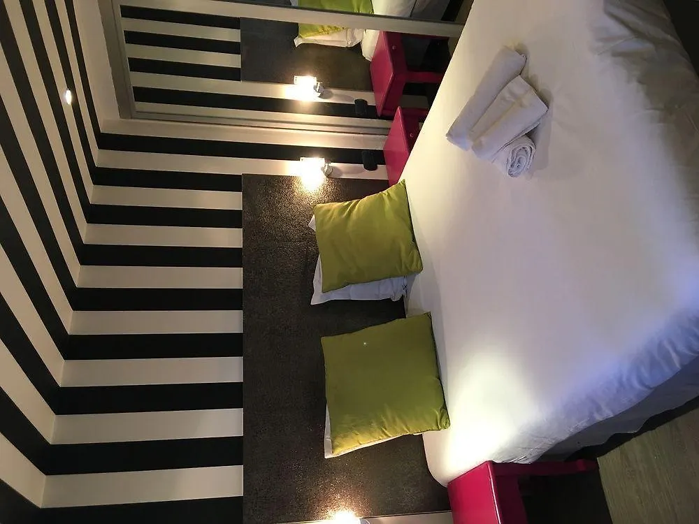 The Element Hotel Paris 3*,  France